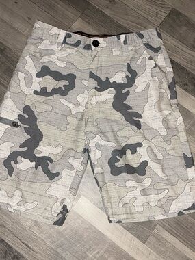Matix Men's Gray Camouflage Cargo Shorts